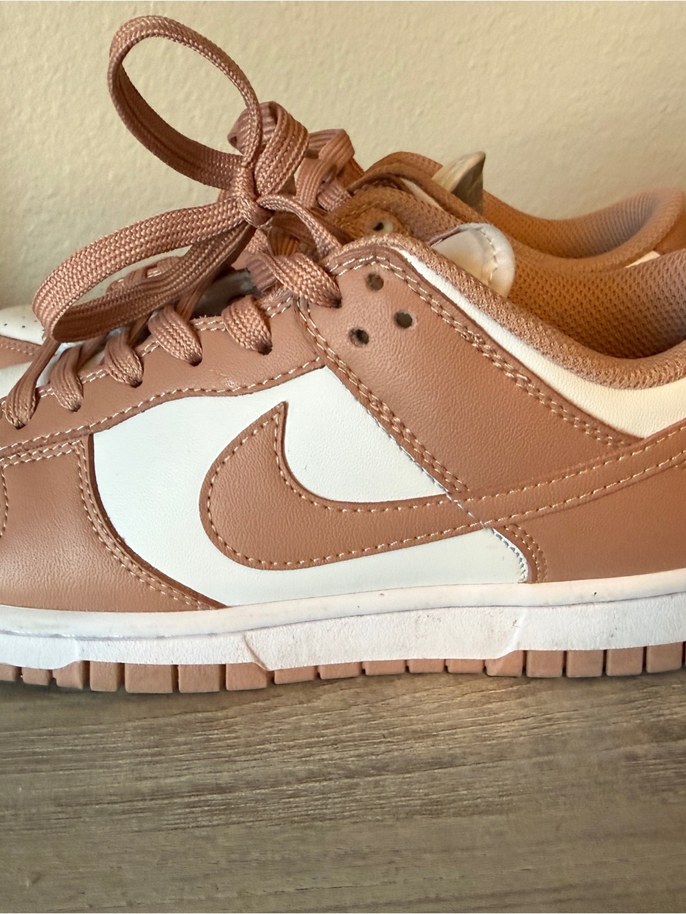 Nike Dunks Low Retro White Rose Whisper - Picture 3 of 6